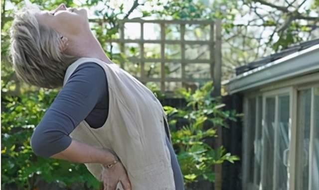 中年|到了50歲以上，不想骨質疏松多吃1種“零食”，補鈣關節都不疼了