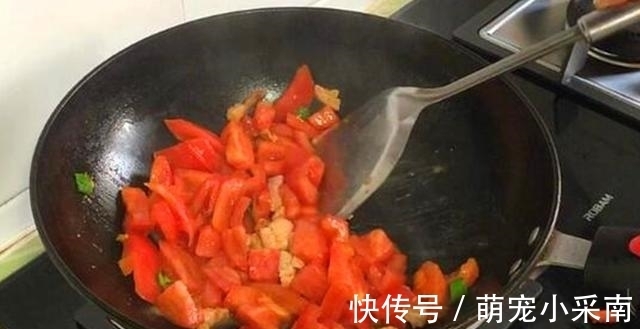 西红柿|做疙瘩汤时,别再用水和面了!这样做,疙瘩爽滑筋道,吃不够