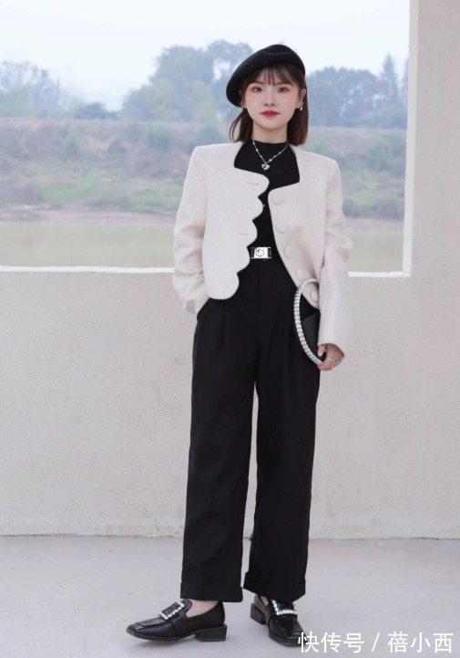 百搭|老爹鞋过时了,有气质的女人都必备“乐福鞋”,简约、百搭还耐穿