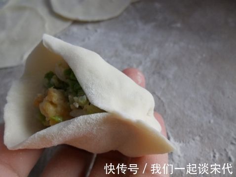 饺子馅如此做,鲜嫩多汁吃一口就上瘾,味道简直太香了