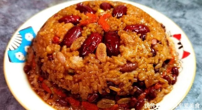 让我学做年夜饭，我能学会吧，大家拭目以待