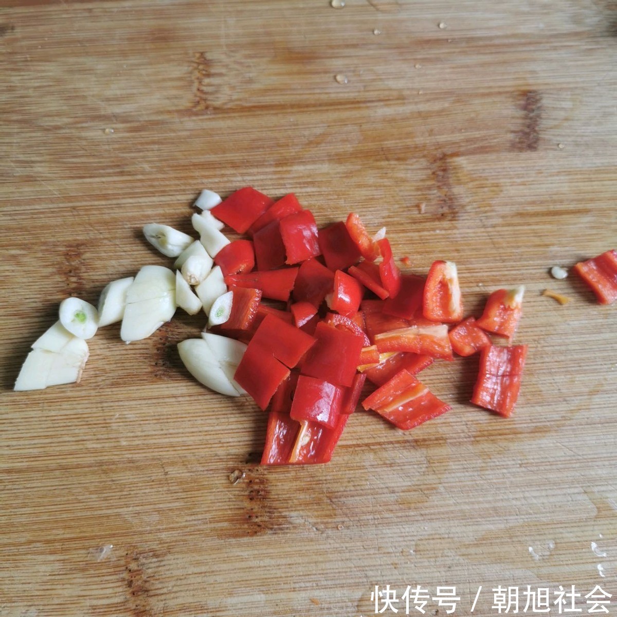 清炒毛豆|这蔬菜很不起眼，却是“含钾高手”，钙远超牛奶，夏季出汗要常吃