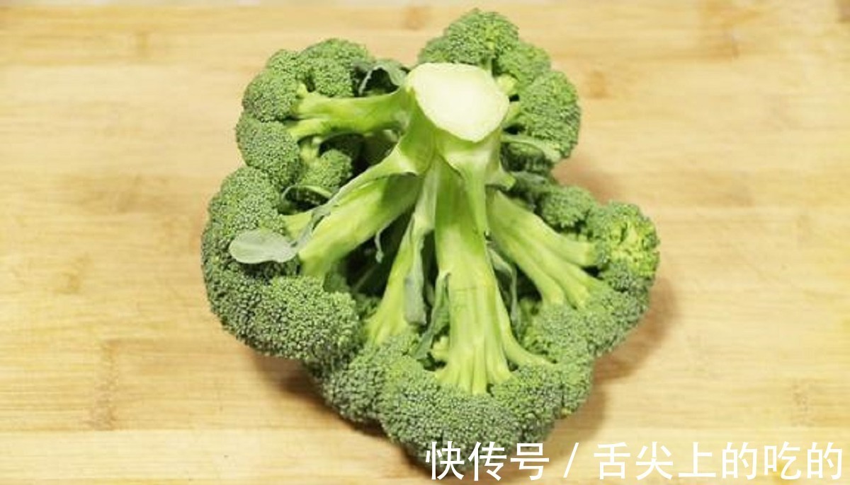 西兰花|西兰花最有营养的做法,加上它简单一炒,每次都吃不够,开胃解馋