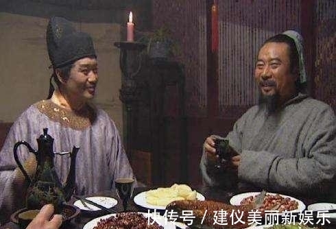 聚会|老版水浒梁山好汉聚会大鱼大肉,新版水浒只有几颗花生