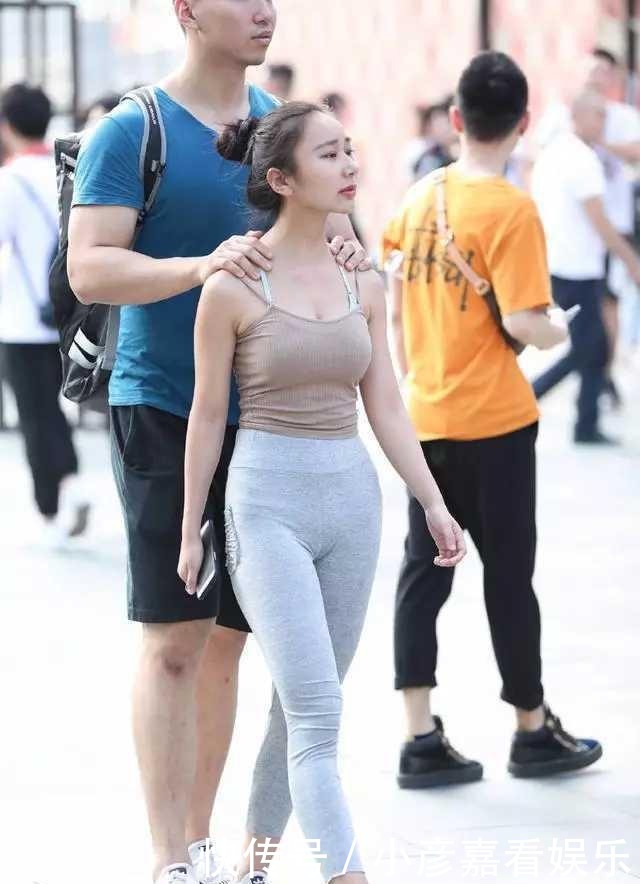 大方|和男友逛街这样穿才有面子!时尚大方又干练性感,你这样穿过吗