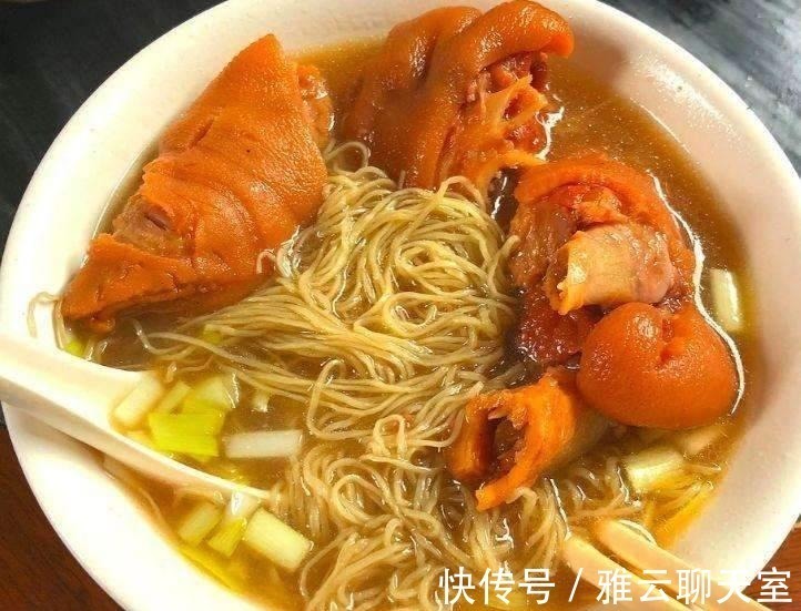 沈腾开的面馆火了，网友点了一碗猪蹄面，结账时问有没有算错？