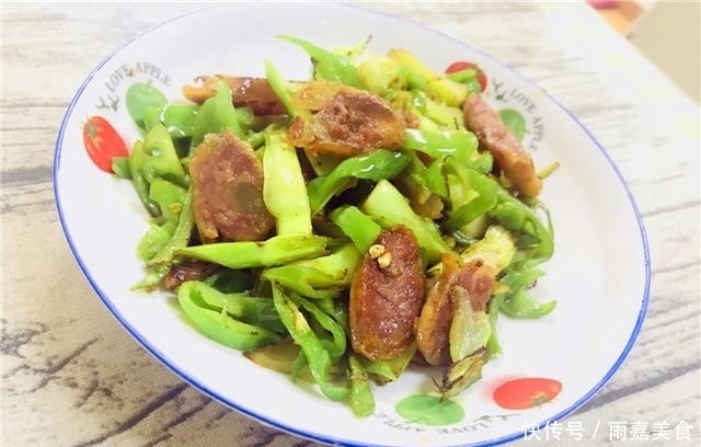 盼了一年的菜可以吃了,简单炒一下更好吃,更下饭!