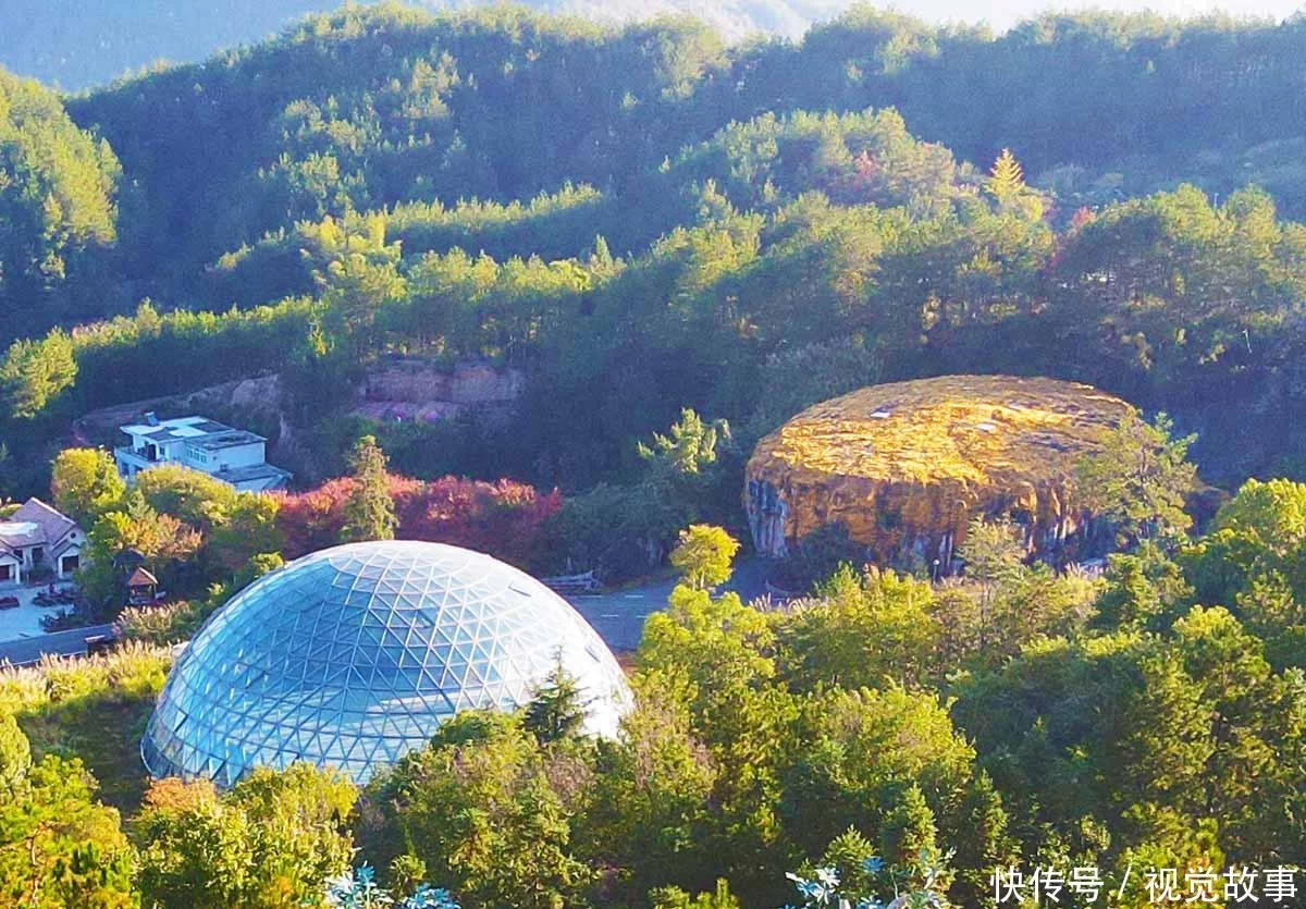 天下风物——《山村建奇特建筑，有人称鸟笼，有人说是别墅，看啥样子》风光题照