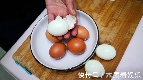 蛋黄|鸡蛋教你吃出烤串的味道，一顿做8个都吃不够，上桌比肉都抢手