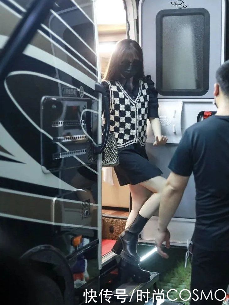 刘雯的背心,我穿也能这么好看?|下周穿什么 | 法式