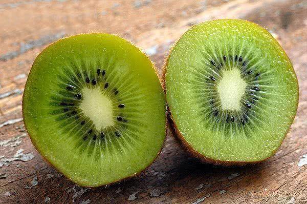 人到中年|人到中年,不妨坚持吃四种食物,排毒抗衰,润肠通便,增强抵抗力