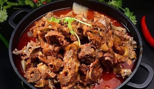 羊肉|吃羊肉,懂行的人只会选“3样”,羊肉铺老板这是行家呀