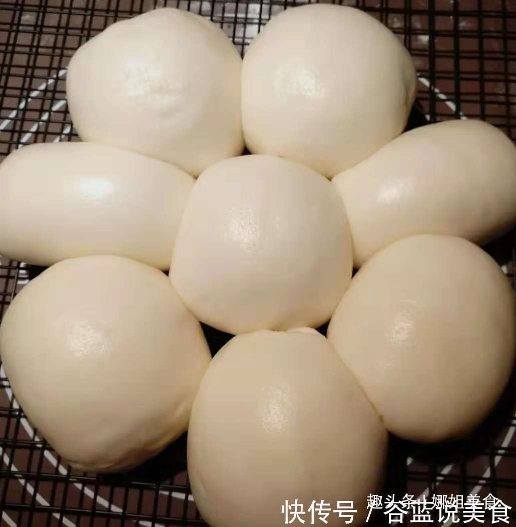 一碗红豆,教你做孩子爱吃的豆沙包,柔软香甜,早餐店也买不到