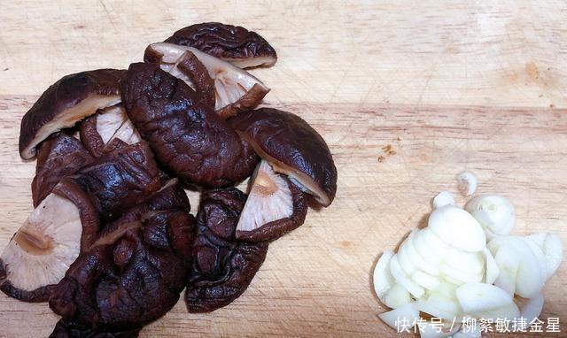 用肉|蔬菜炒花椰菜用这种材料,比用肉炒更好吃,大人小孩都爱吃