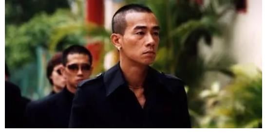 爆陳小春砸百萬改名改運，網友：命這么好了，還改名字轉運？