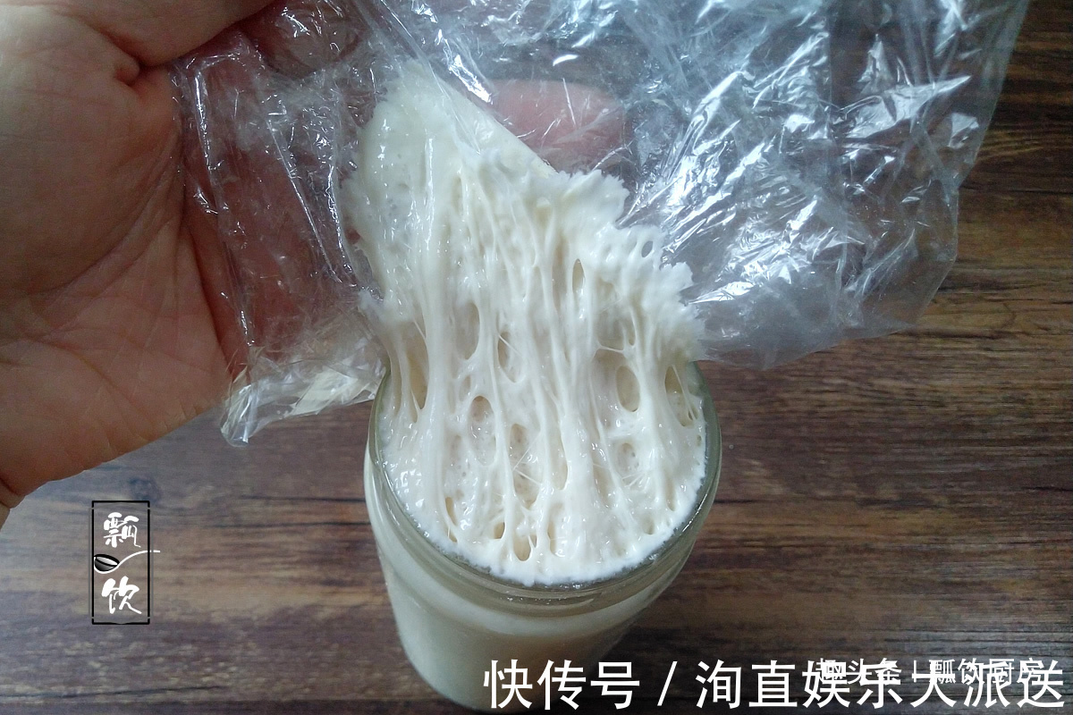 面食想要软，不能只放酵母，加它做，一捏成球一放成棉，凉了都软