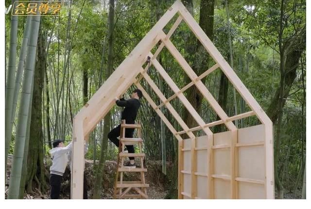 向往的生活|《向往的生活5》錄制地點(diǎn)現(xiàn)狀，圖書館無人管理，蘑菇屋一片狼藉