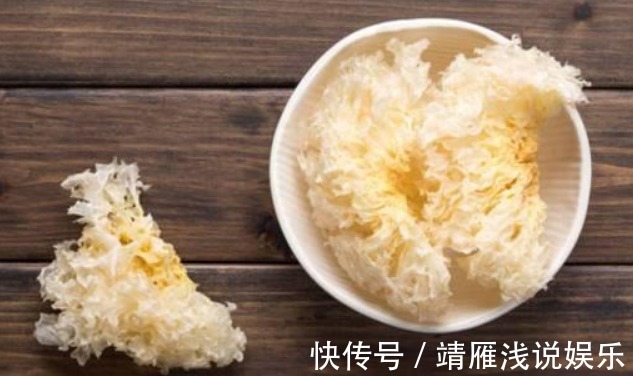 潮湿感|煮银耳,记得下锅前“多做两步”,银耳汤胶质多,黏稠好喝