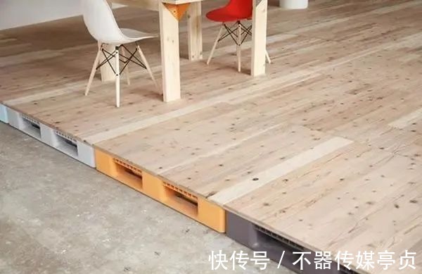 邻居家|邻居家不铺瓷砖，直接用塑料托盘铺木地板，24小时就能铺完全屋