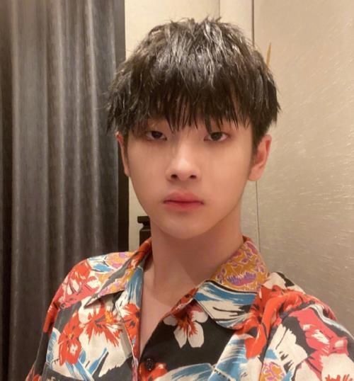 星光大赏全阵容:硬糖少女助阵,男团看花眼,R1SE五人缺席