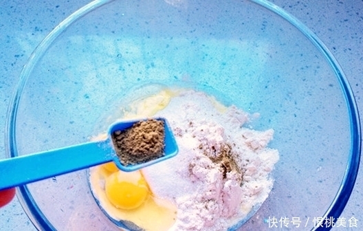 无油|无油健康的早餐饼,有菜有蛋有营养,又香又软,孩子一次吃三四张