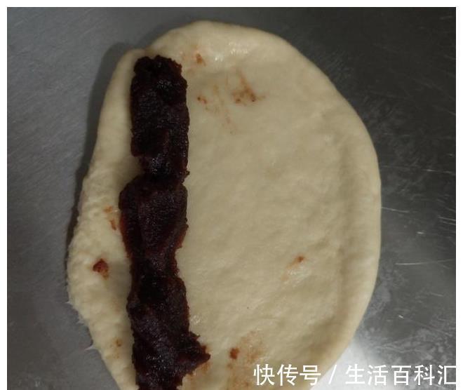 芝麻|在家做香甜软糯芝麻豆沙面包,干净卫生0添加剂,孩子老人都爱吃