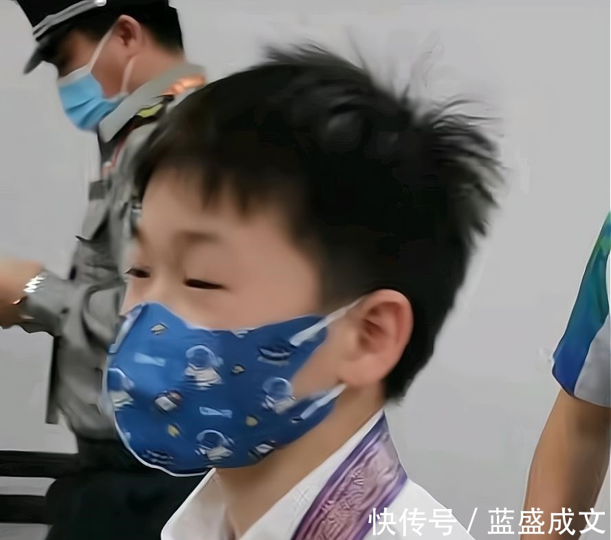 风云人物|记者从全红婵口中套出“秘密”!恩师赶紧把红姐推走,还好动作快!