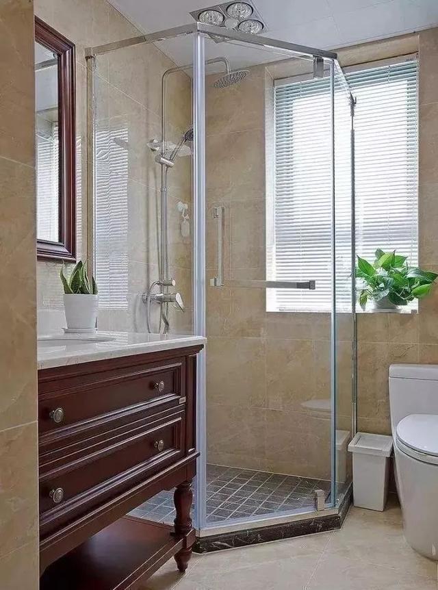 卫生间隔|卫生间就这样装非常漂亮,洗澡也方便,一天连洗三次都不过瘾