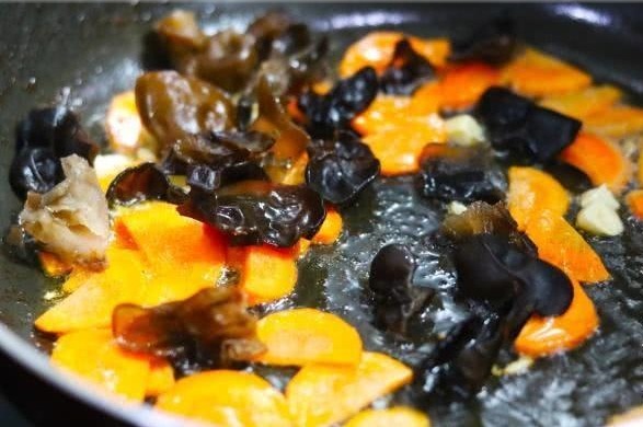 免疫身体|3样一起炒，女人尤其要吃，增强免疫身体好，皮肤水灵还减肥