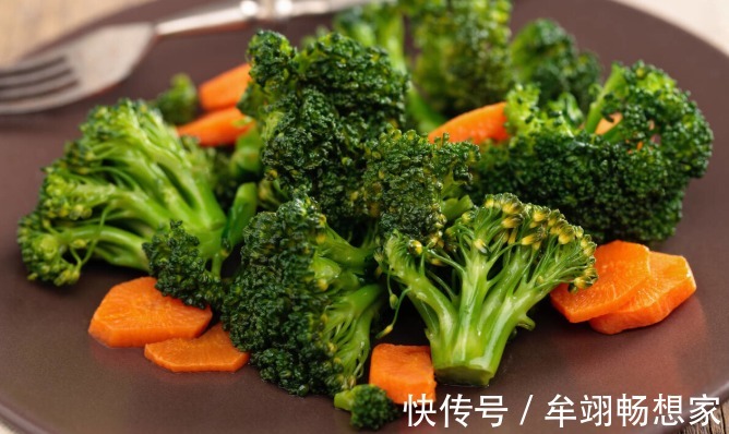 人体|更年期的女人常吃九款碱性食物不仅皮肤水嫩光滑,还越吃越年轻