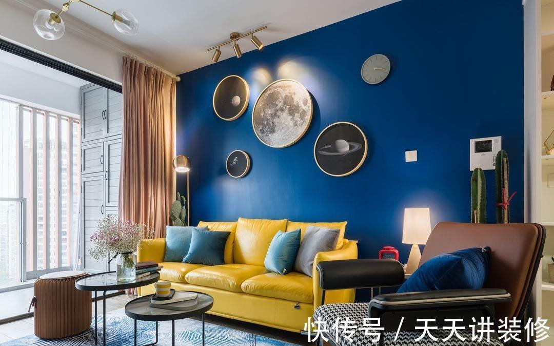 小星球|克莱因蓝加上亮丽黄，撞色的设计更为独特，满足我们对新家的设想