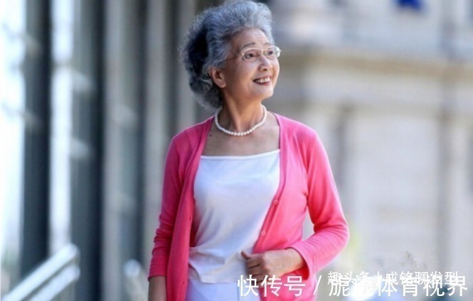 发型 这才是六十岁女人最好看的发型,发量显多又好打理,白发更显气质