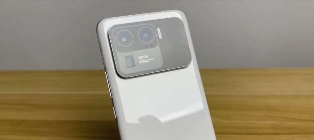 pdd|终于知道为何很多人宁可一年一换买小米，也不考虑三年一换买苹果