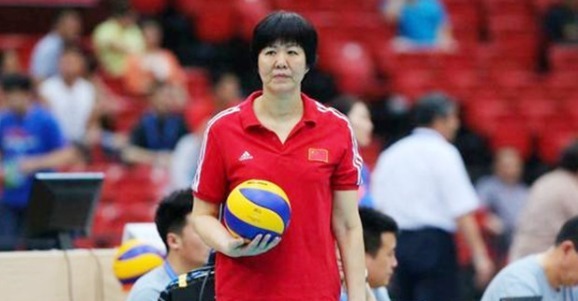 铁榔头|郎平女儿与异母弟弟聚会！父亲照顾她15年未婚，二婚生子后很幸福