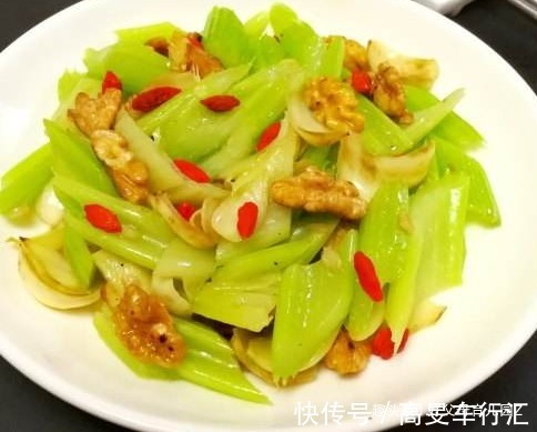 好父母|清脆爽口又酥又香,隔三差五做给孩子吃,健康又补脑