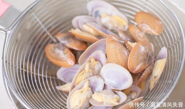 搞定|蛤蜊酿虾滑做法,简单一蒸香绝了,不会做菜的人都能搞定