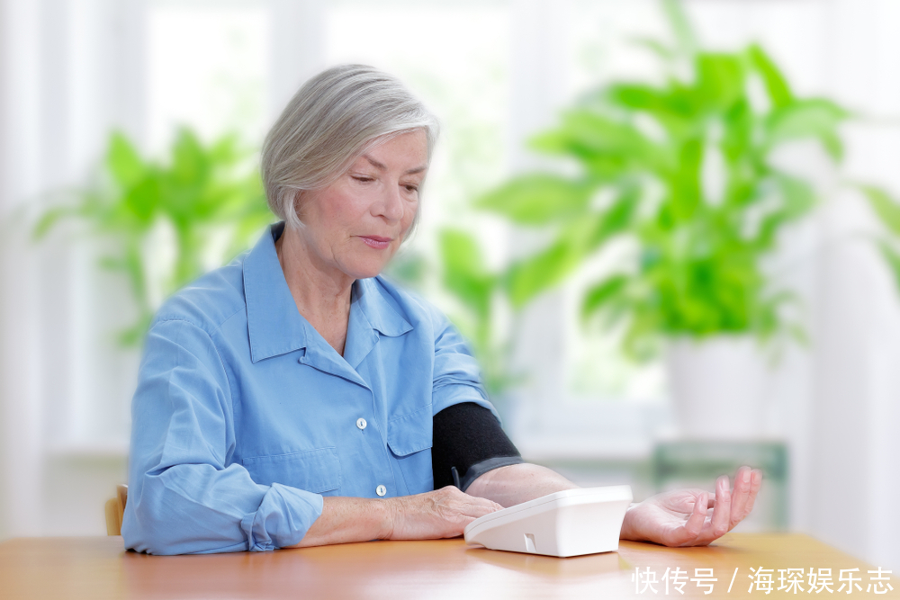 高血压能活多久母子二人同为高血压,同样长寿,控压秘诀也一样