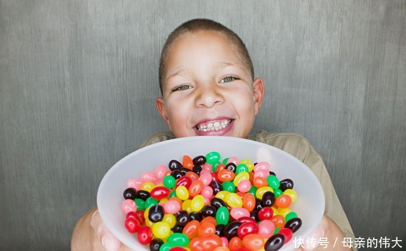你家孩子正在被“催熟”,预防孩子早熟,这些食品不要给孩子吃了