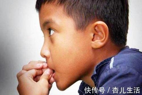 指甲|从小“啃指甲”的孩子,长大后大多逃不开两种结局,家长要早制止