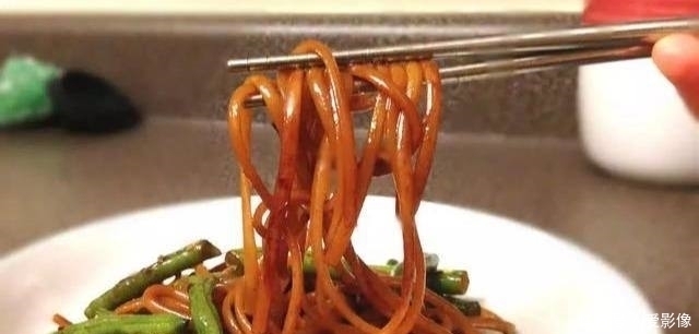 大厨|豆角焖面,是直接焖还是先煮面都不对30年大厨教你这样做
