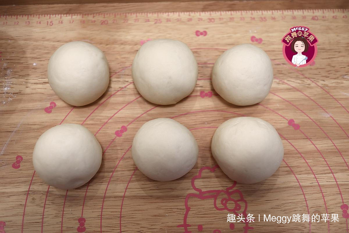 发面|教你做个绣球花卷，又白又嫩又暄软，发面多加一料，面团高又白