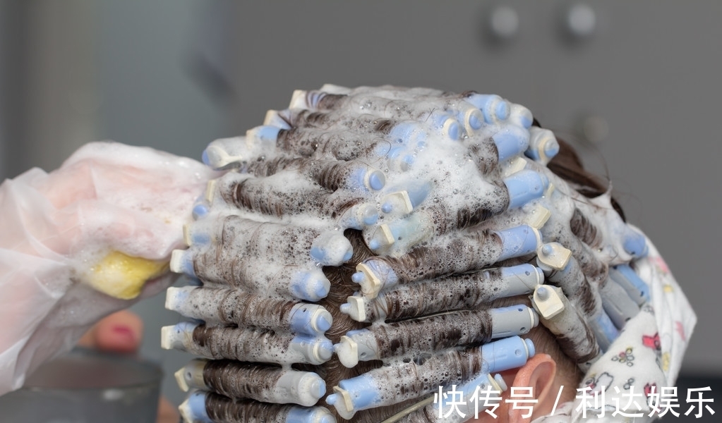 恢复 烫发多长时间可以恢复直发?除了软化洗直外,再也无法恢复原样了