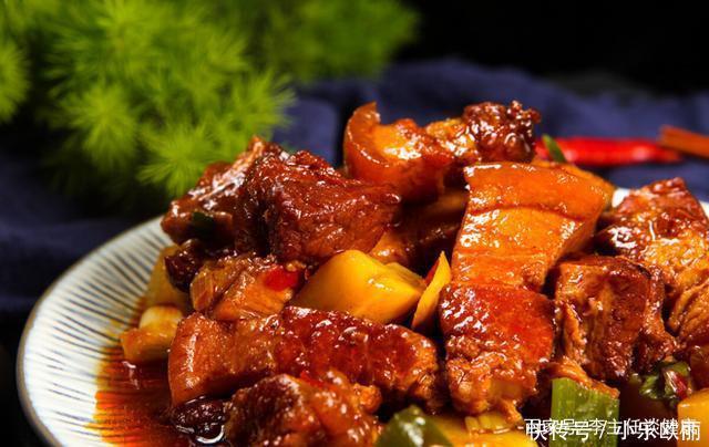 血脂高的人,出现4个迹象,或是被脑梗“盯”上,希望你一个不占
