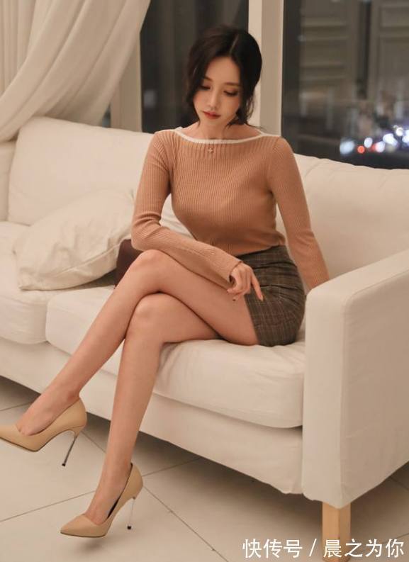 漂亮 时尚漂亮的紧身裙美女,穿出青春靓丽,妩媚身姿十分养眼!