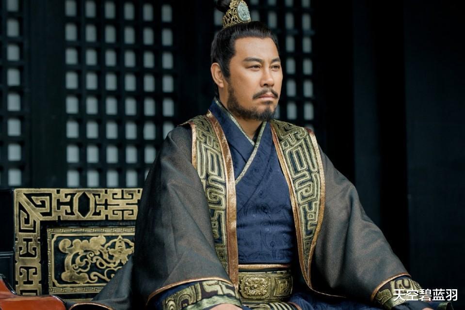 服饰@观汉服发展始终汉服热思潮兴起,实则体现了中国人的文化自信