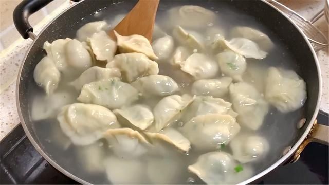 冬至将至，用它包饺子，再贵也要吃，比白菜馅鲜，比韭菜饺子香