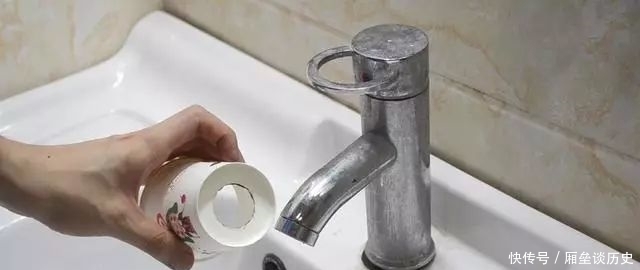 实用|水龙头上套个纸杯，这个用途太聪明了，一年省下几百元，太实用了