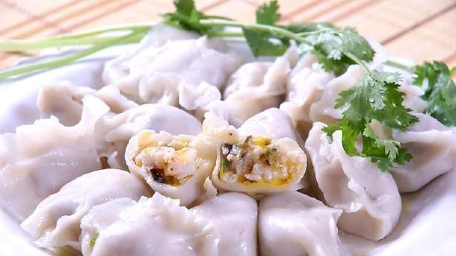 好吃|媳妇在包饺子馅里加了点“它”,我吃了20个还不够,太好吃了