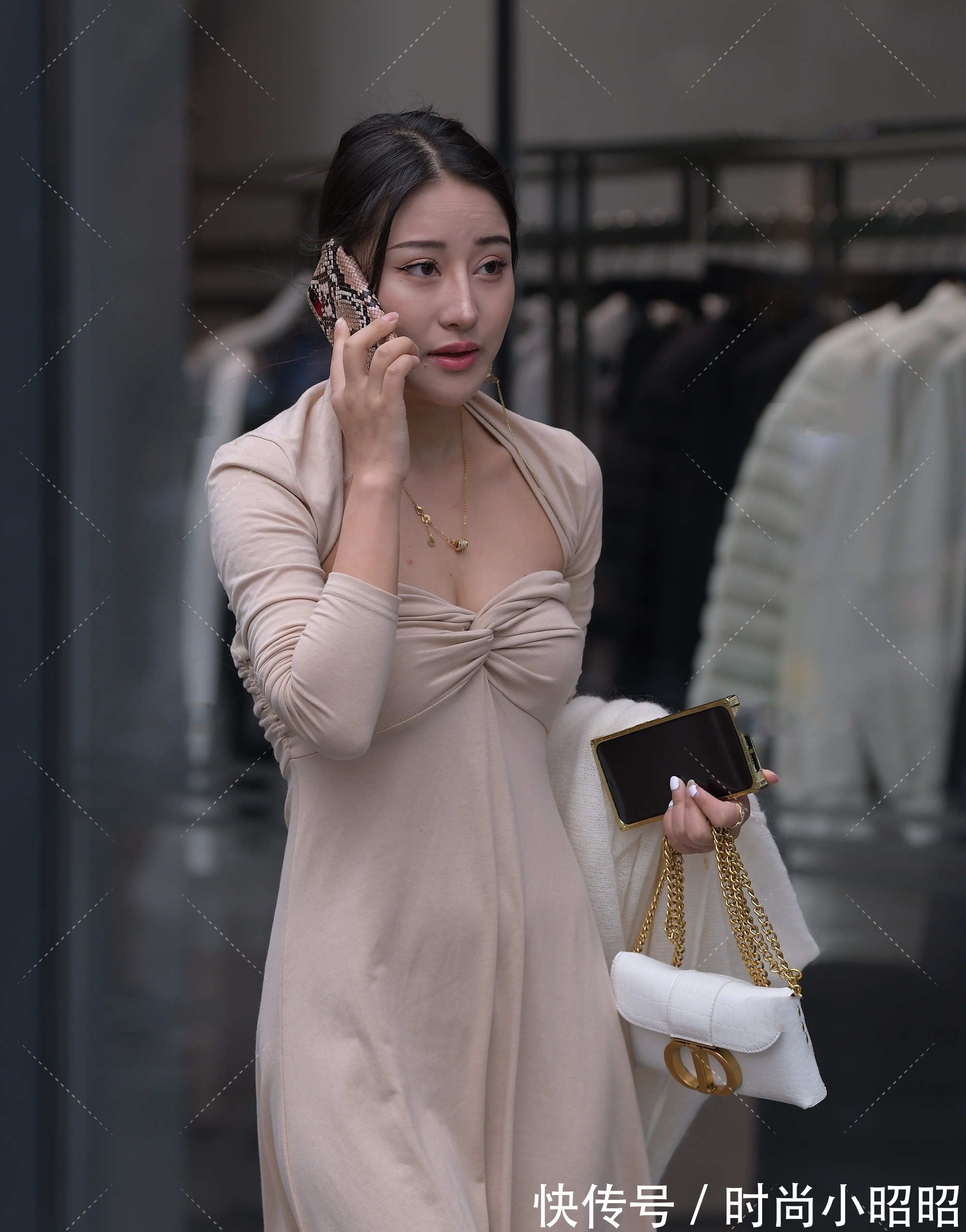 小坎|两件套连衣裙，前后设计各不相同，正面看起来更有高级感