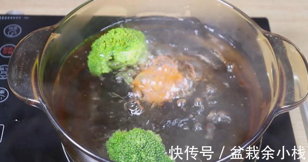 宝妈|比牛奶还补钙,比薯条还好吃,出锅就光盘,专治光吃不长个的宝宝